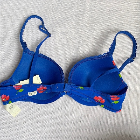 NWT Gilly Hicks Push Em Up Plunge Bra sz 34A - Picture 2 of 4